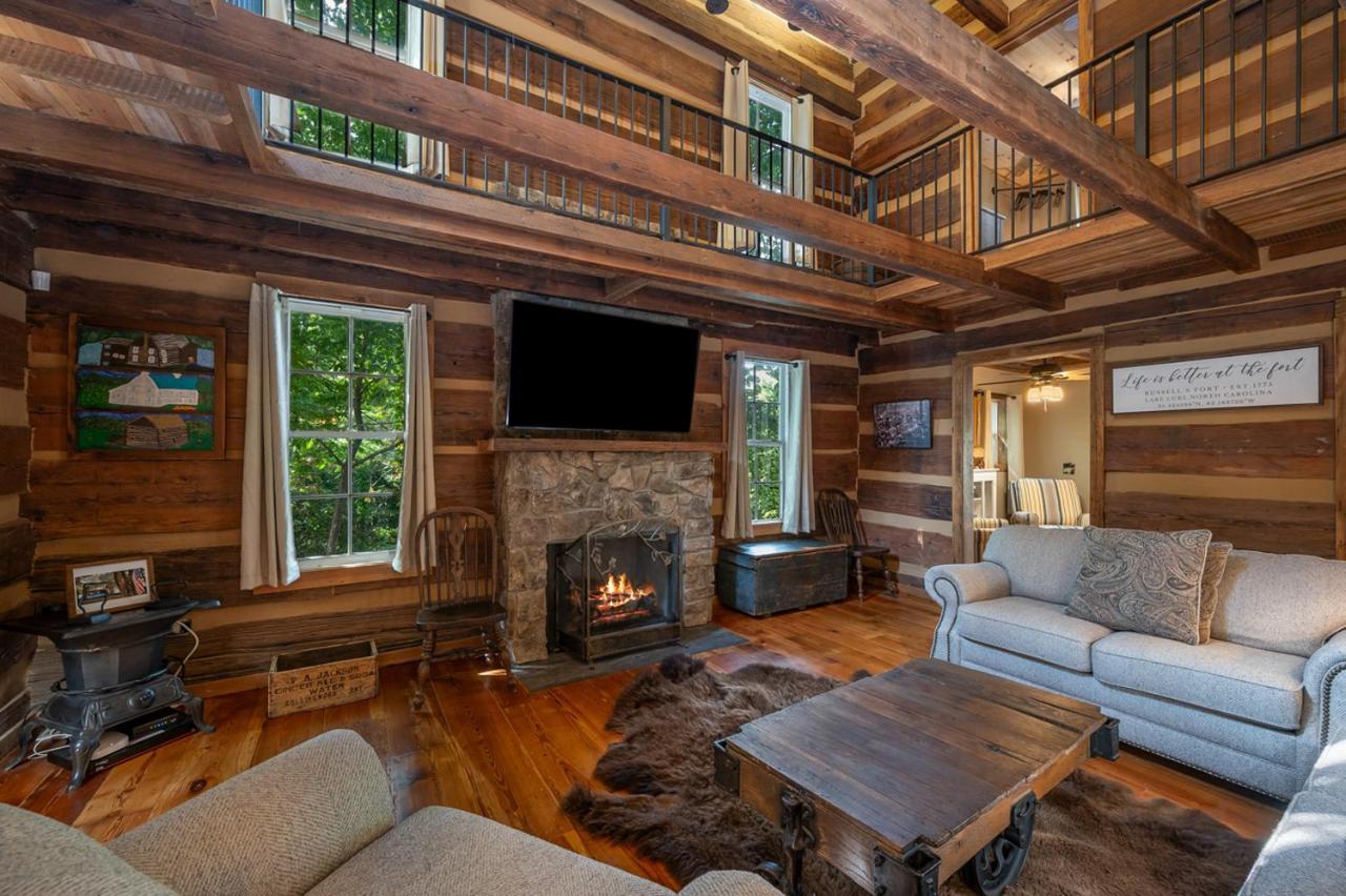 Russell'S Fort At White Oak Point: Historical Cabin On Lake Lure, Luxury, Direct Lake Access! Villa Bagian luar foto