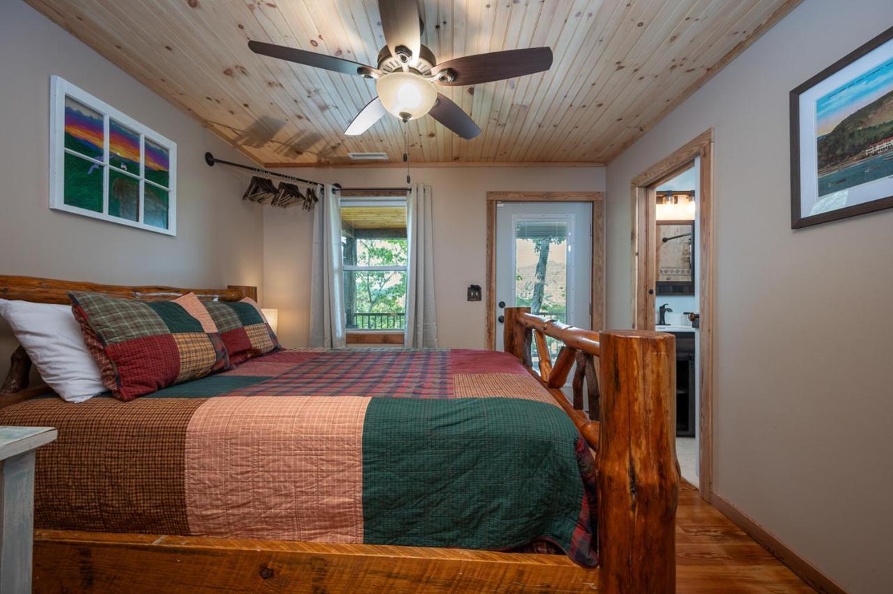 Russell'S Fort At White Oak Point: Historical Cabin On Lake Lure, Luxury, Direct Lake Access! Villa Bagian luar foto