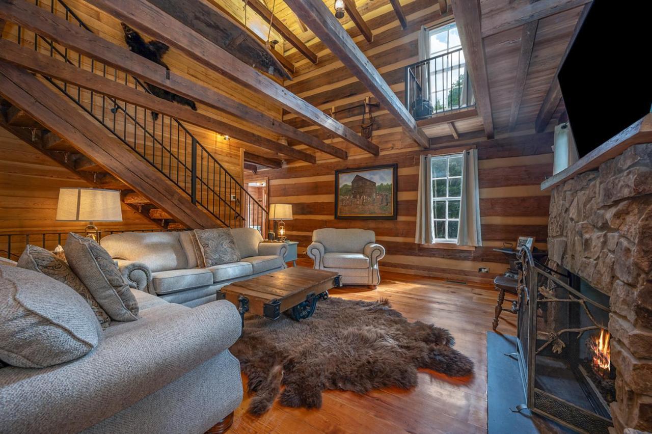 Russell'S Fort At White Oak Point: Historical Cabin On Lake Lure, Luxury, Direct Lake Access! Villa Bagian luar foto
