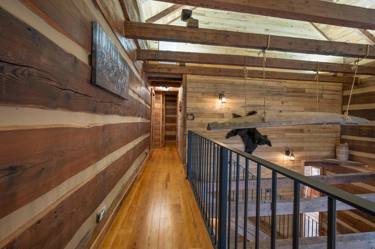 Russell'S Fort At White Oak Point: Historical Cabin On Lake Lure, Luxury, Direct Lake Access! Villa Bagian luar foto